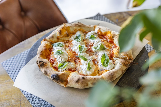 Το εστιατόριο Revellers’ Row Pizza στα Βριλήσσια 7