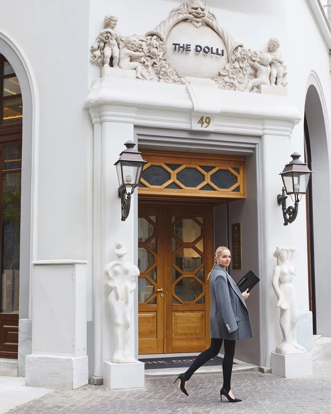 ​​​​the dolli