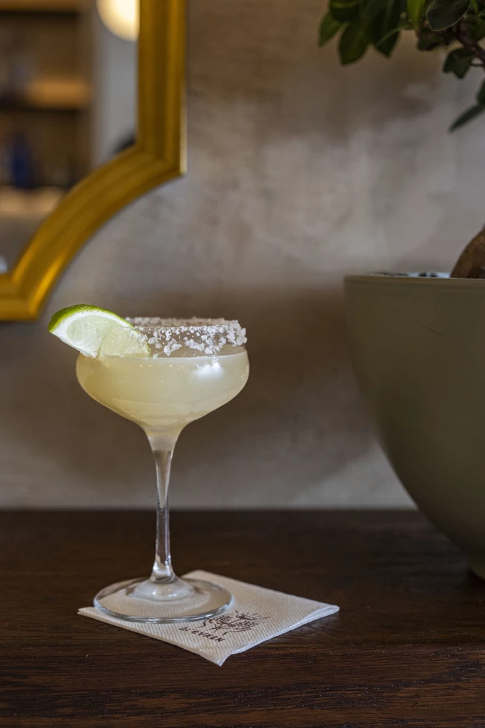 Το μπαρ Δι’ Ευχών στο Μετς 8