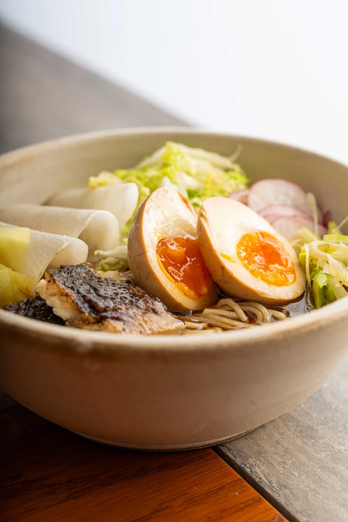 Το εστιατόριο Amphibian του Τάσου Μαντή στη Στέγη 1