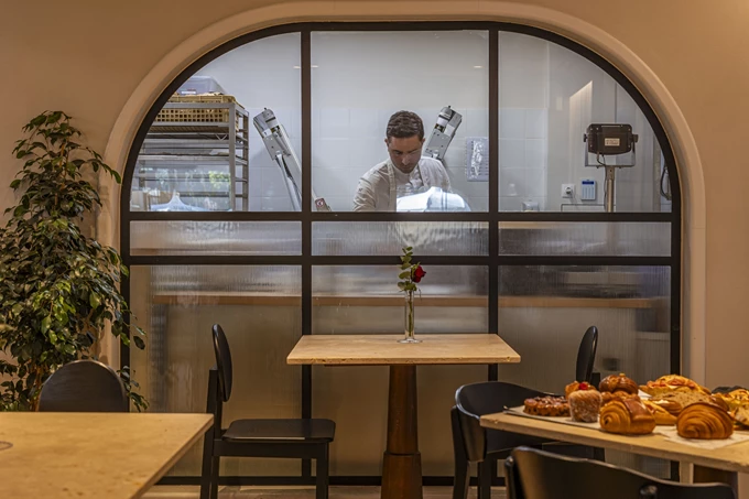 Το εστιατόριο Solene στη Δραγατσανίου 8