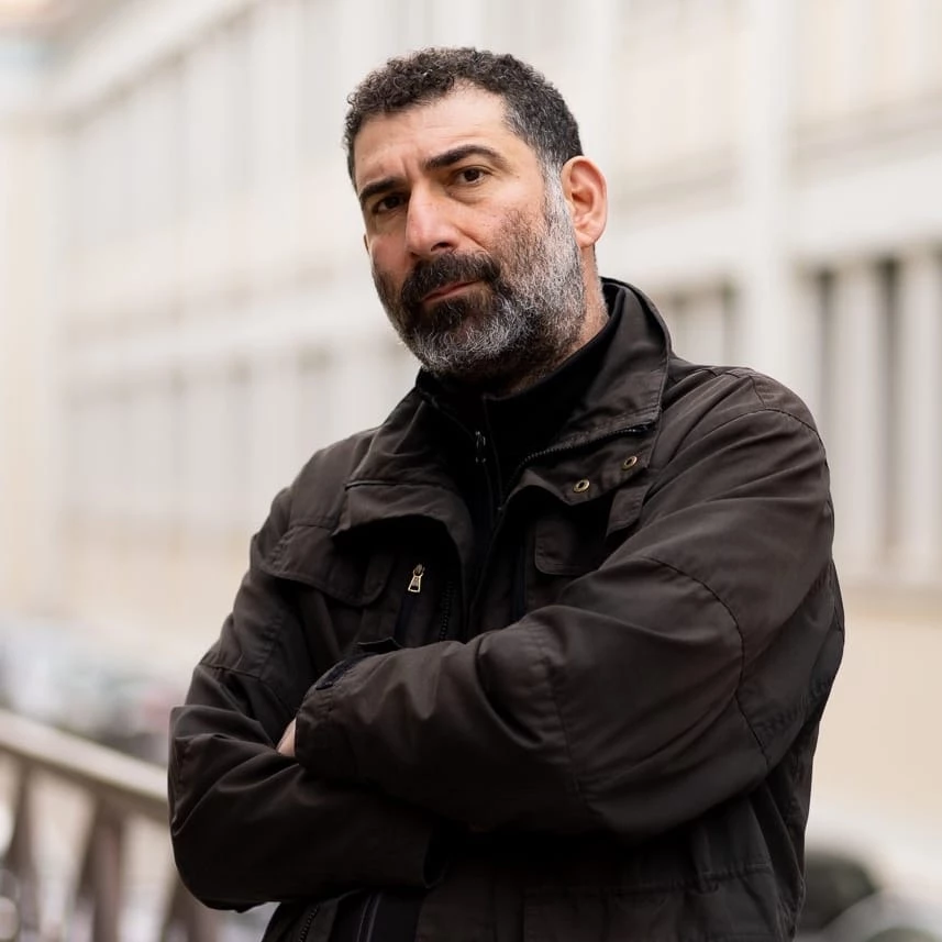 Ο Γιάννης Οικονομίδης και το βιβλίο-ορόσημο της ζωής του