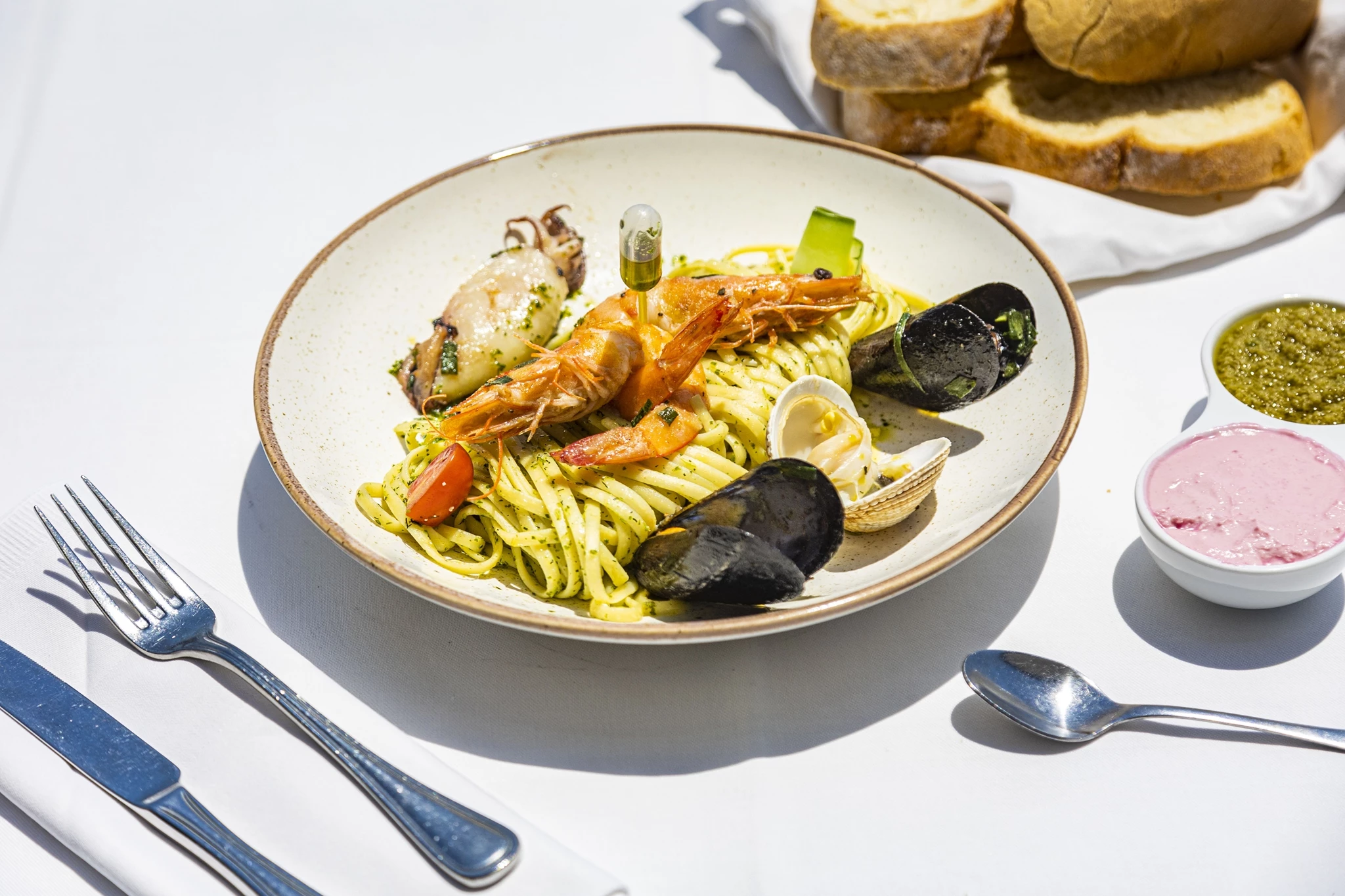 Στο Μικρολίμανο, για ένα (σχεδόν) αιωνόβιο εστιατόριο ψαριού