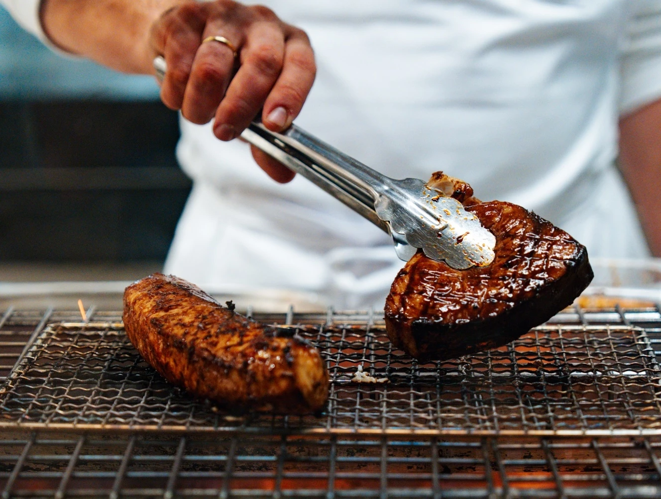 Οι κοπές ψαριών έχουν τη στιγμή τους στα εστιατόρια της Αθήνας