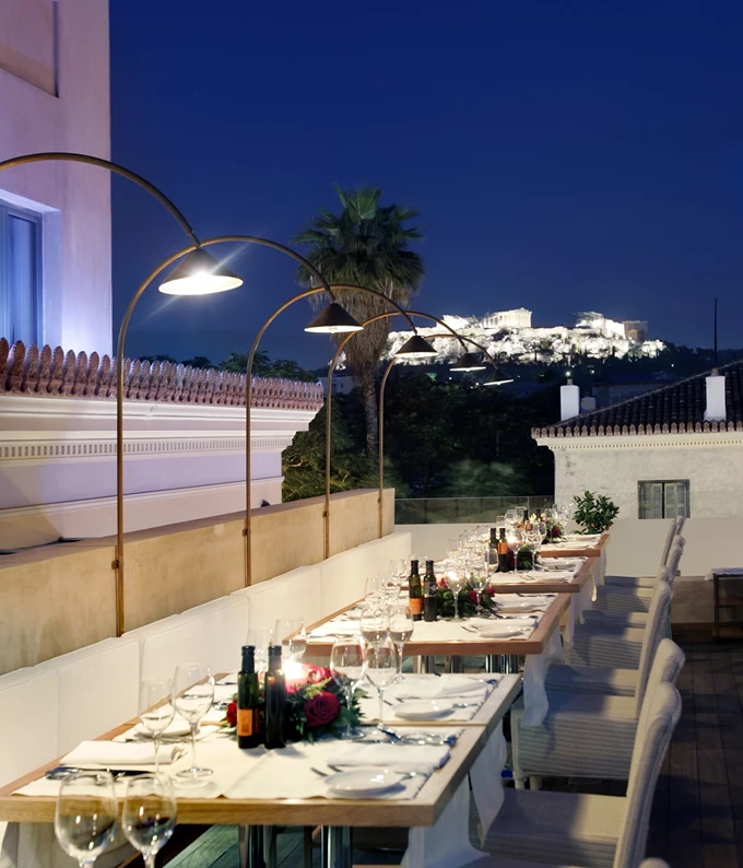 Εμβληματικά εστιατόρια που έχουν τιμηθεί με Βραβείο Ελληνικής Κουζίνας_Βαρούλκο στην Πειραιώς