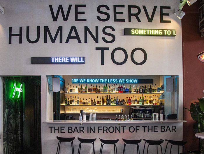Πώς και γιατί το The Bar in Front of the Bar έφτασε στα 50 Καλύτερα Μπαρ του Κόσμου