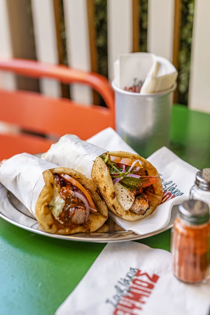 Το σουβλατζίδικο Θύμιος στον Υμηττό 10