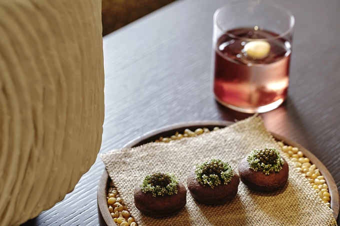 Το νέο μπαρ George, The Lobby Bar, στο ξενοδοχείο King George 18