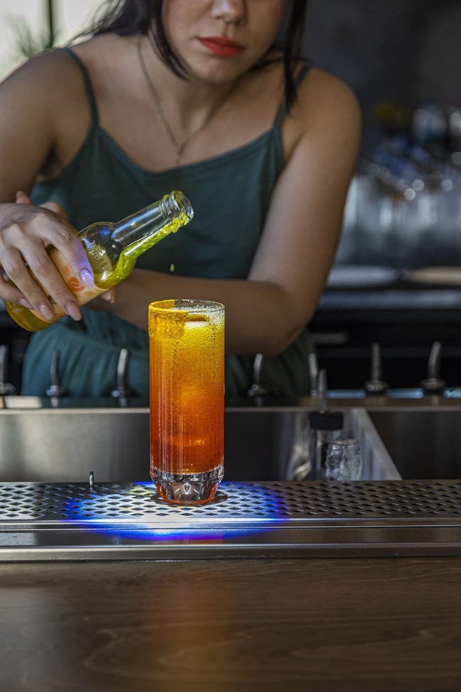 Felicita νέο μπαρ στο Ρουφ 7