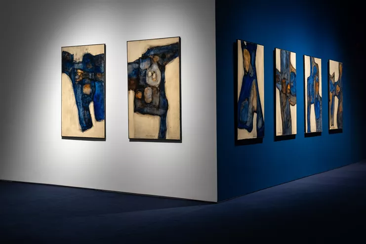 Άποψη εγκατάστασης έκθεσης: &quot;Η αναζήτηση της ευτυχίας για όσους περισσότερους γίνεται. Χρύσα Ρωμανού&quot;