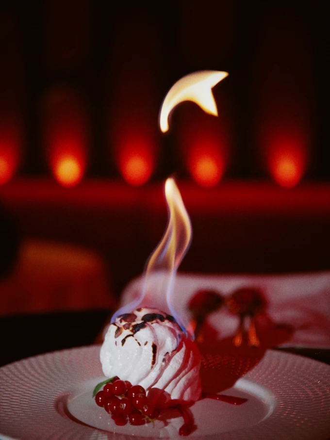 Το κλαμπ-εστιατόριο Abi Rouge στη Λεωφόρο Συγγρού 15