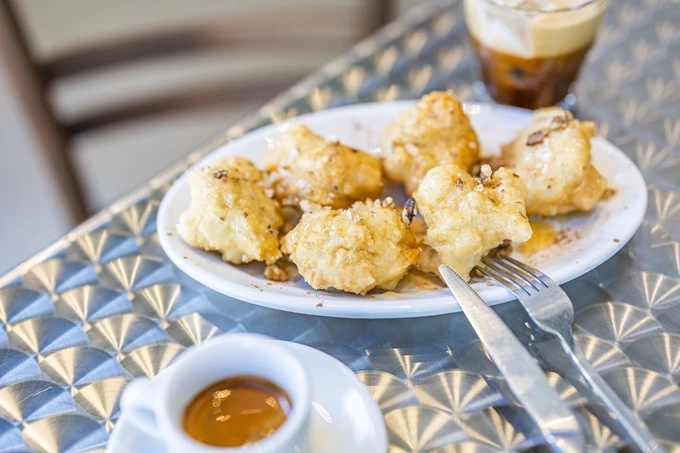 Το καφενείο Γοργόνα στο Παγκράτι 15