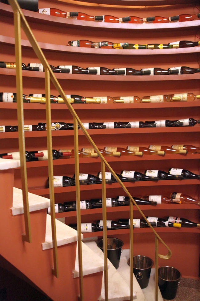 Wine bar Angelo et Manolo στην Μητροπόλεως 4