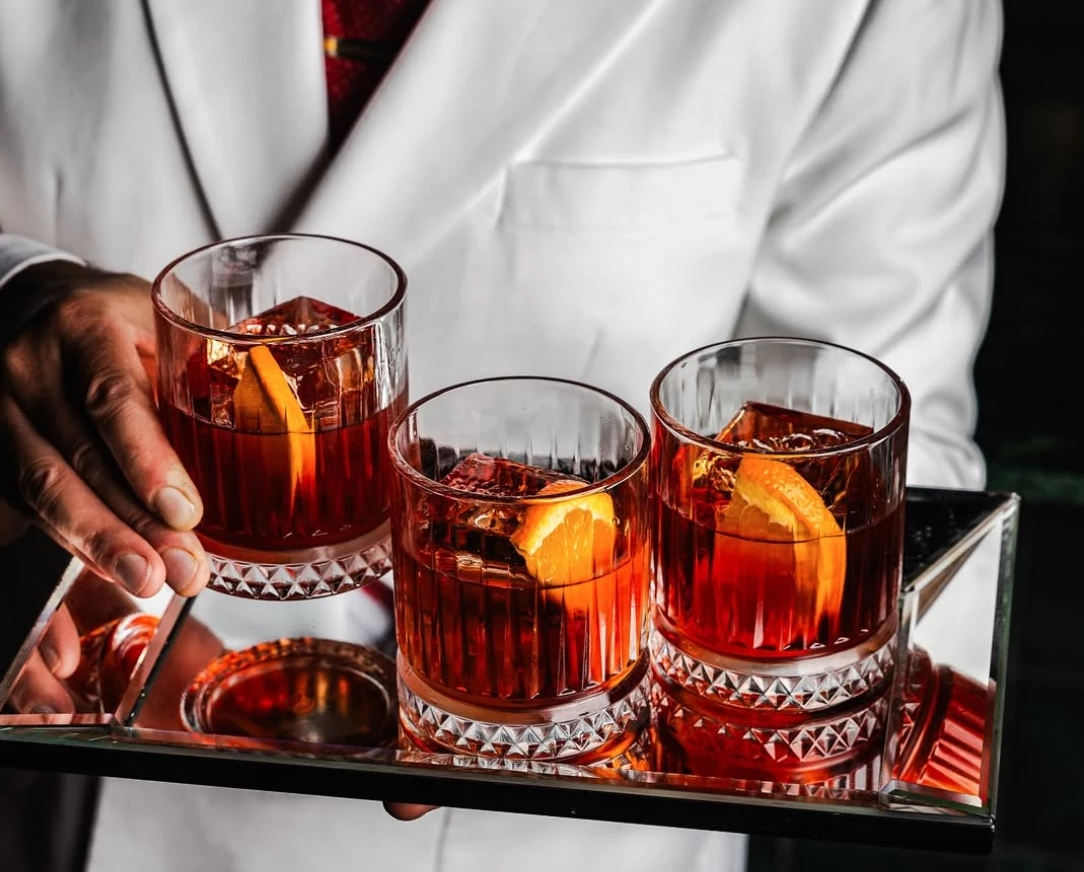 Negroni Week: Η γλυκόπικρη επιστροφή στα μπαρ της Αθήνας