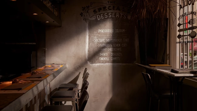 Lolla - Restaurant Interior