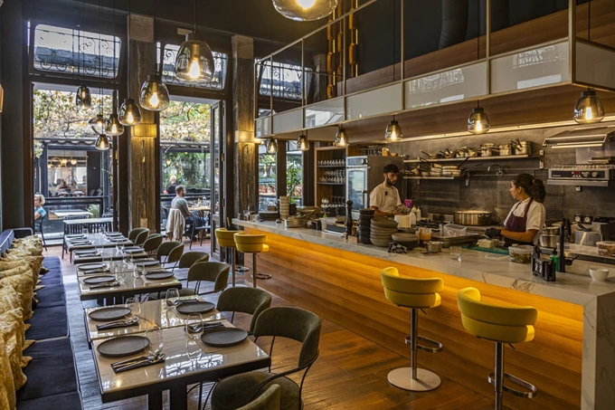 Εστιατόριο Nonnas του Ηλία Κιαζόλι στην Πλάκα