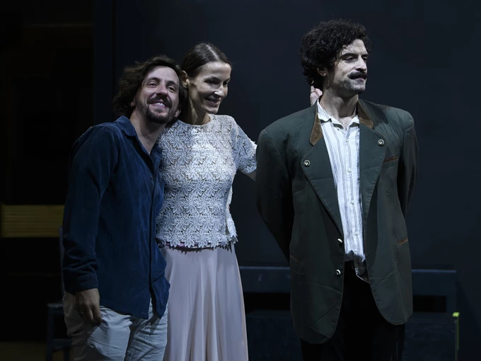 Το τρίτο στεφάνι Λιβαθινός