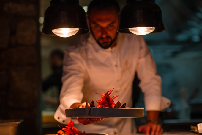 Ο σεφ Ιπποκράτης Αναγνωστέλης θα σερβίρει σύντομα στο Anthes