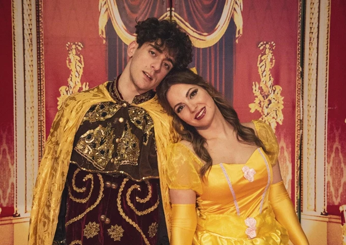 Η Πεντάμορφη και το Τέρας Τζουάνη