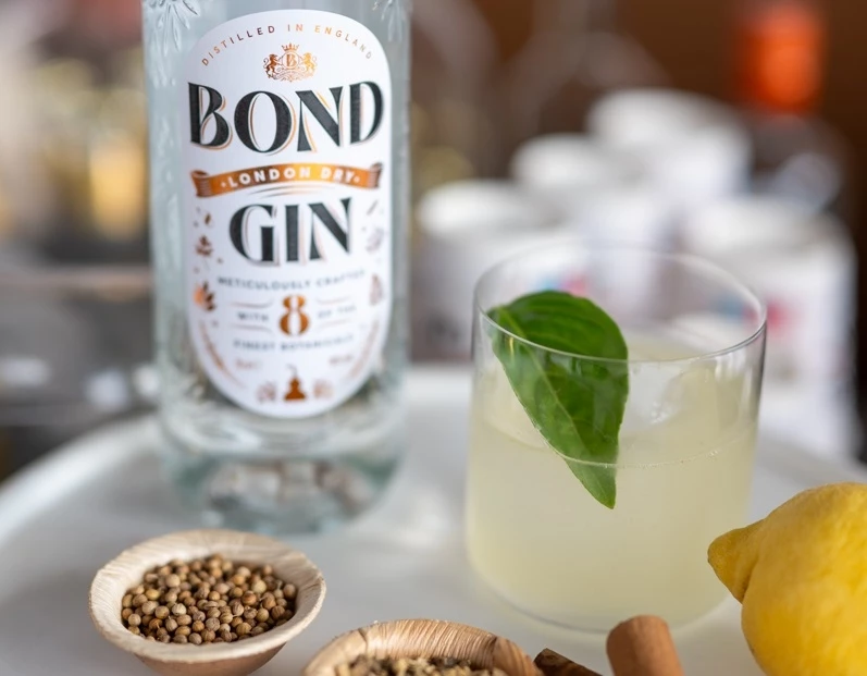 Bond: Ένα νέο London Dry Gin που αξίζει την προσοχή