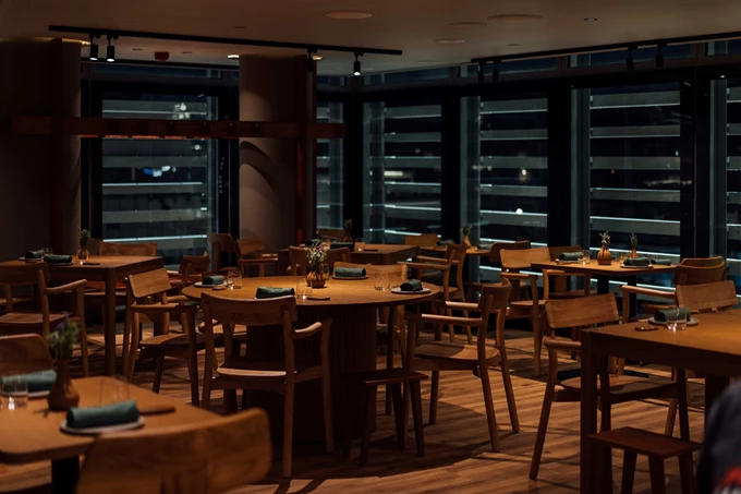 Το εστιατόριο Amphibian του Τάσου Μαντή στη Στέγη 9