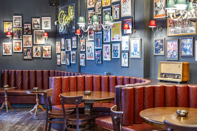 Η παμπ Peanuts του Χρήστου Ευκρατίδη και του Κώστα Τσίτσα στην Άνοιξη 8