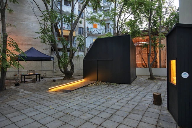 Έργο για έναν άνθρωπο μονάχα