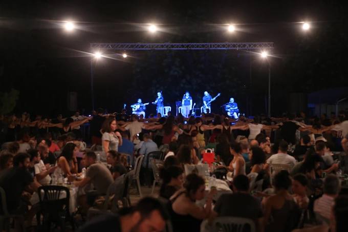 Συναυλίες και έθνικ γεύσεις στην