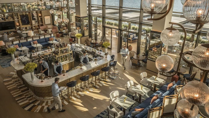 Θρυλικά bar vibes στο Avra και το τελευταίο The Great Sunday Club της χρονιάς