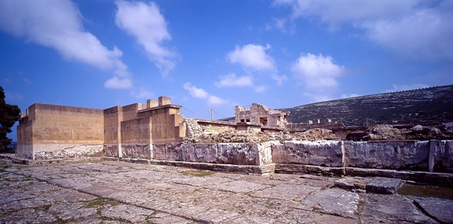 Δυτική πρόσοψη, Κνωσός