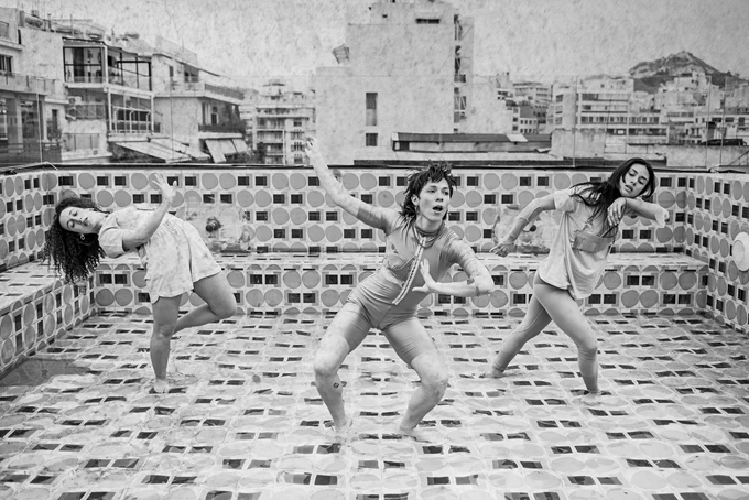 Χριστίνα Γουζέλη – Paul Blackman Far from the End / Μακριά από το τέλος