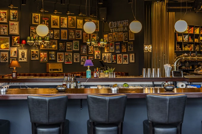 Η παμπ Peanuts του Χρήστου Ευκρατίδη και του Κώστα Τσίτσα στην Άνοιξη