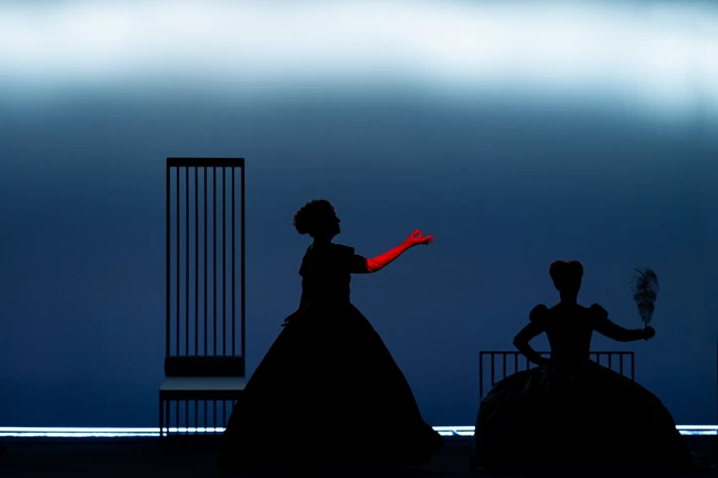 Τρεις ψηλές γυναίκες