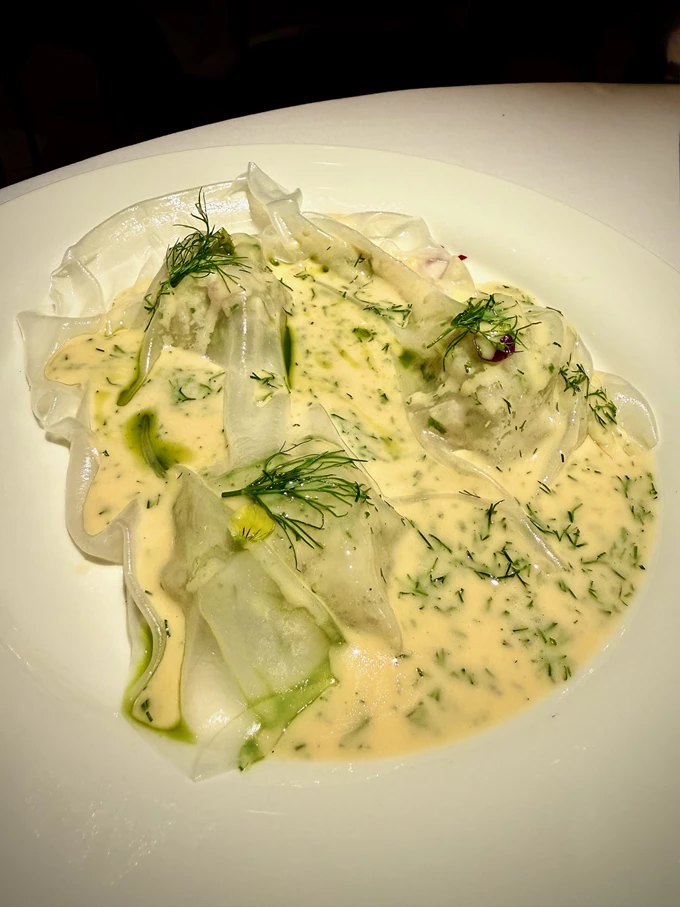 Τα γιουβαρλάκια σφυρίδας ταρτάρ, στο Ιώδιο