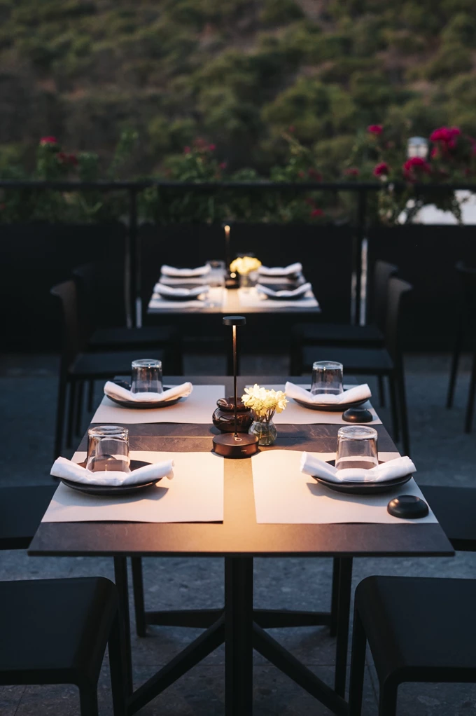 Ronin x The Duke Boutique Suites: Για ιαπωνικό στην ταράτσα 2