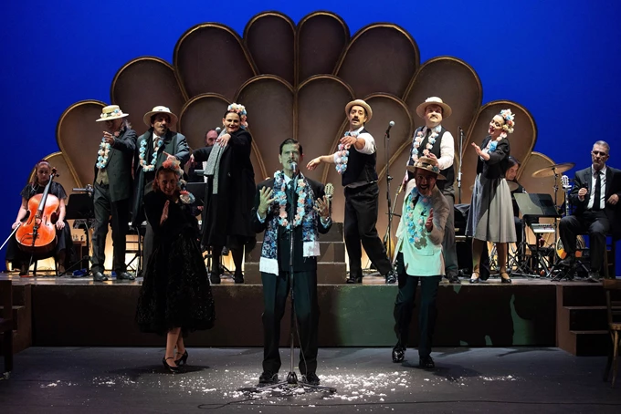 MANOLIS / καρδιά σε τέσσερις χορδές