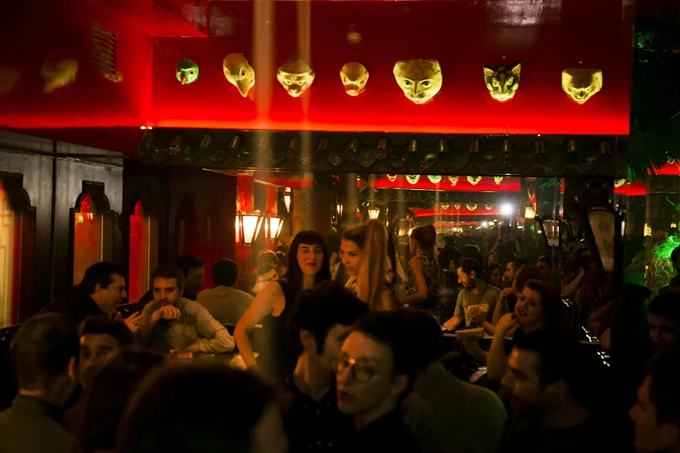 Μπαρ και εστιατόρια της Αθήνας που έκαναν αμέσως σουξέ_ Kitty Cat 3