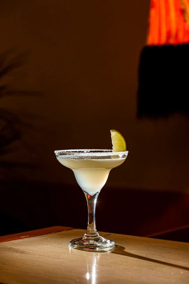 ΤΟ APOTEKA ΜΠΑΡ ΣΤΗΝ ΒΙΚΤΩΡΙΑ 7