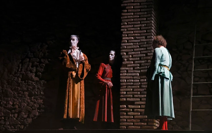 Συμπόσιο Σφενδόνη