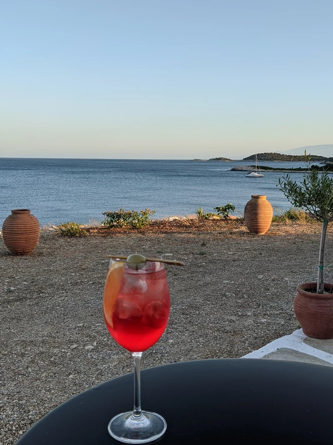 Το μπαρ Μύλος στον Καστό 1