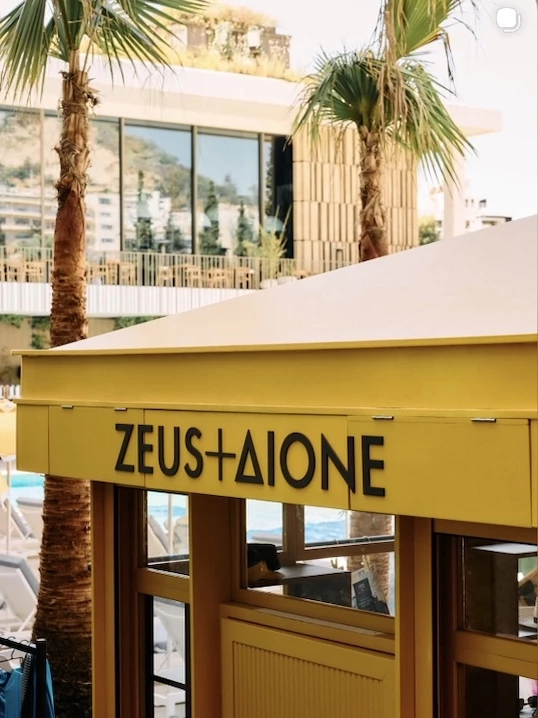 Το ιστορικό περίπτερο και ο μυστικός κήπος λουλουδιών στο The Ilisian 2