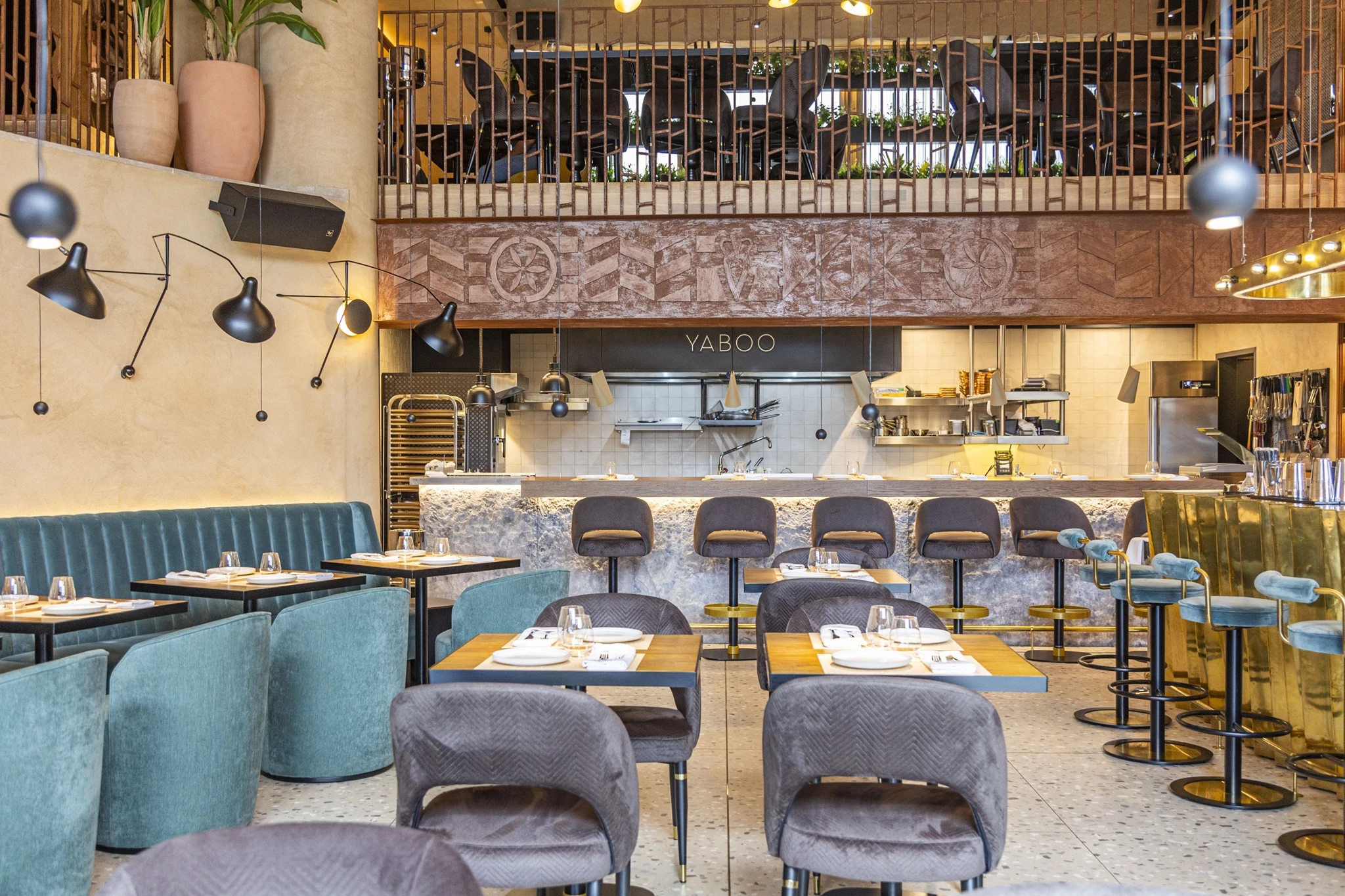 Ένα μητροπολιτικό bar restaurant με ελληνική ψυχή στον Πειραιά