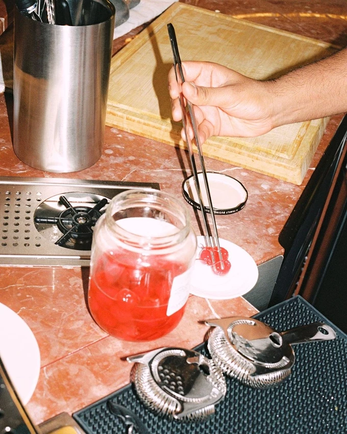 Το νέο εστιατόιρο September 18 στη στοά Καΐρη 1