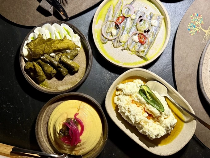 Το εστιατόριο Rizes Gastro Taverna στη Σαντορίνη 5