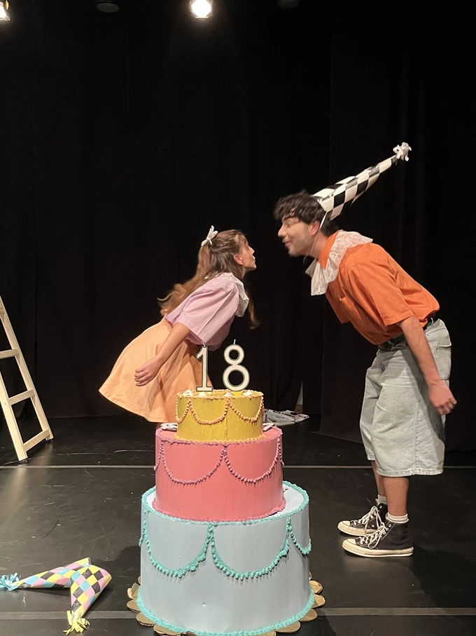 Unborn παράσταση