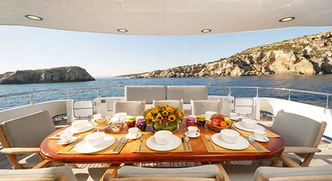 Milos at Sea 4
