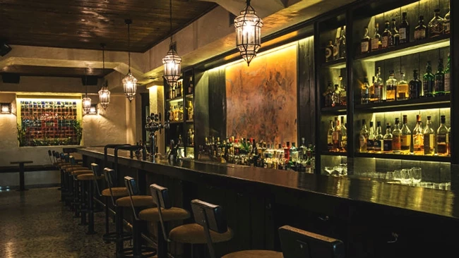 Το μπαρ Santarosa στα Εξάρχεια