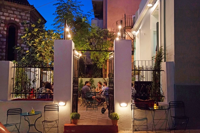 Ο Κύριος Χου στα Πετράλωνα