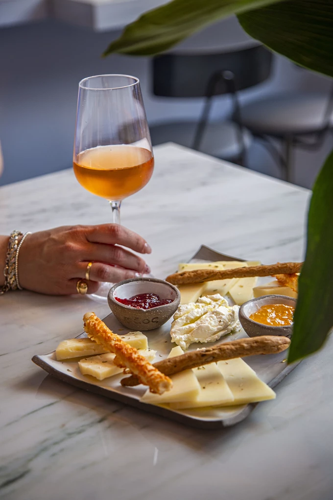 Faos wine bar Παγκράτι 3