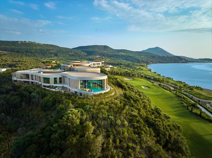 Mandarin Oriental, Costa Navarino - Three Admirals Lounge .jpg